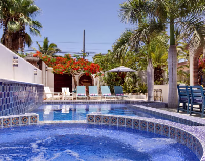 3BD Home /w Pool Close To Town